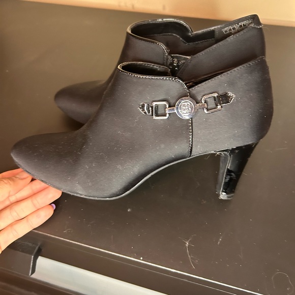 Selling black Bandolino booties. - Picture 4 of 4